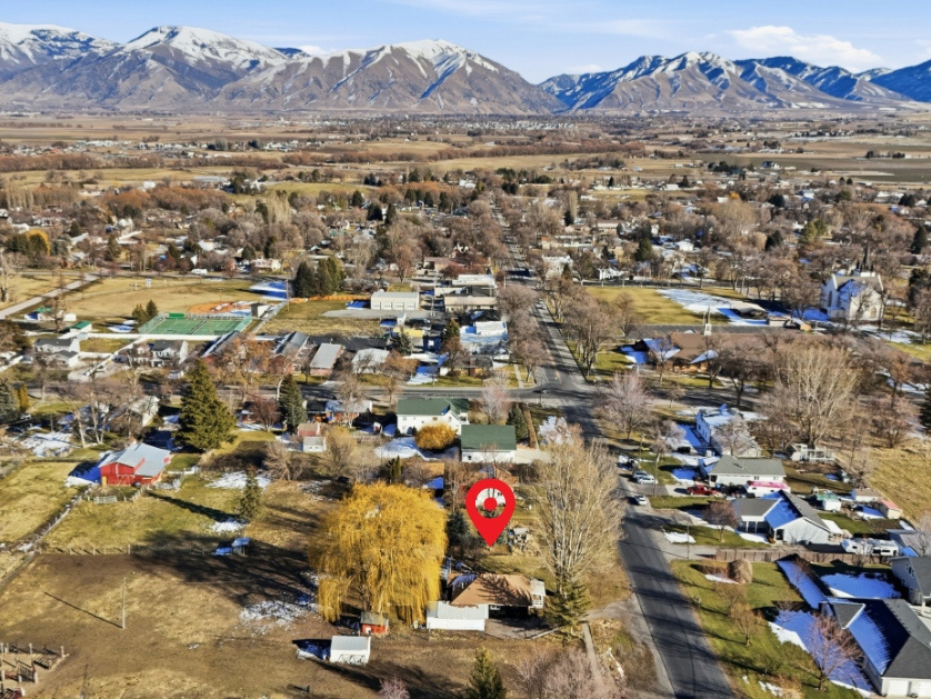 61 W MAIN ST Wellsville, UT 84339