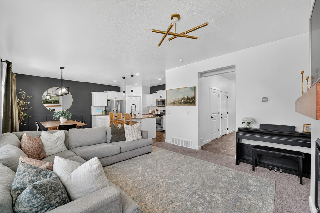 512 S PEGASUS WAY Saratoga Springs, UT 84045