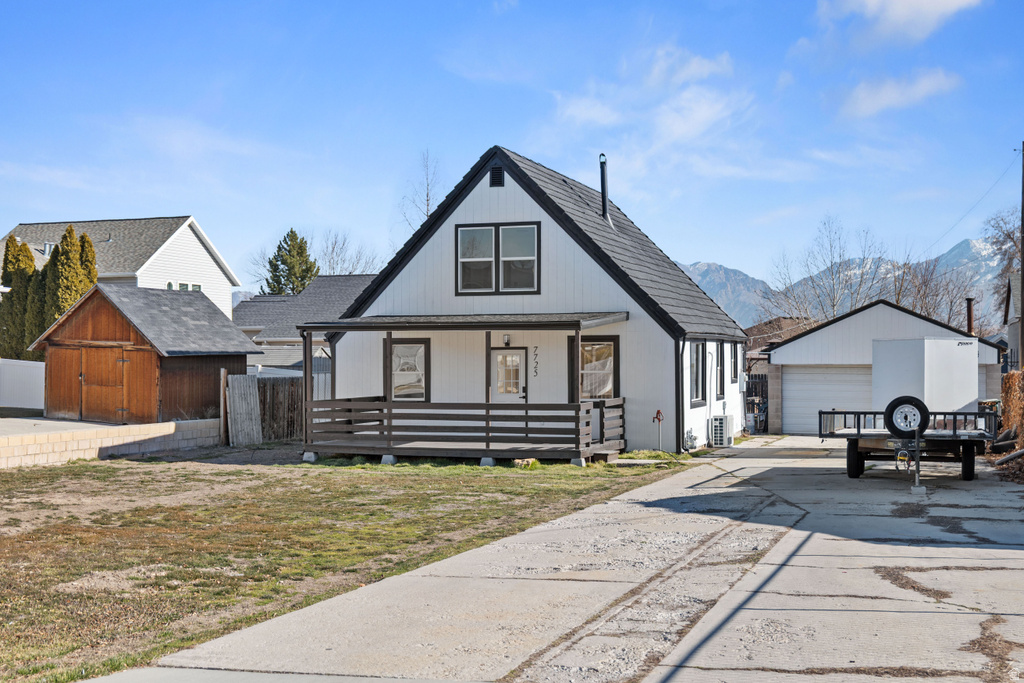 7725 S ALIDA DR West Jordan, UT 84084