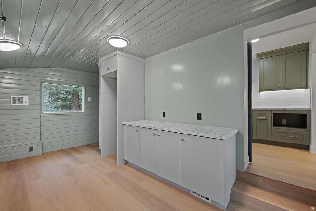 4695 S SYCAMORE Holladay, UT 84117