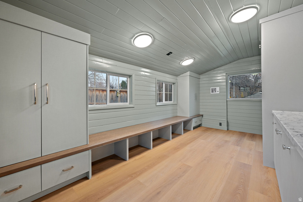 4695 S SYCAMORE Holladay, UT 84117