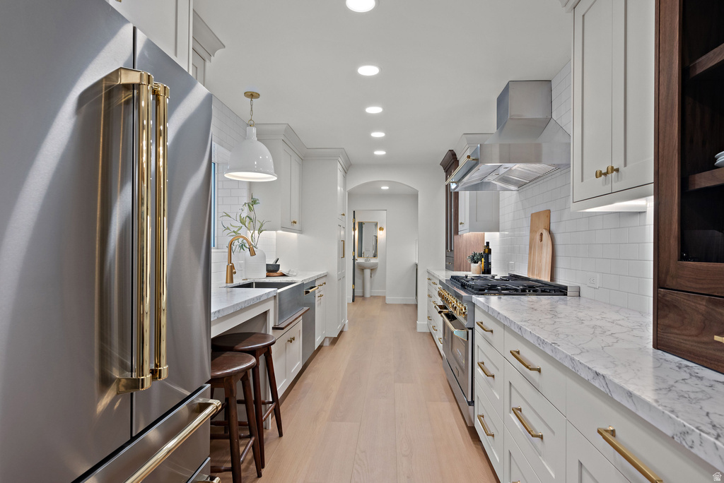 4695 S SYCAMORE Holladay, UT 84117