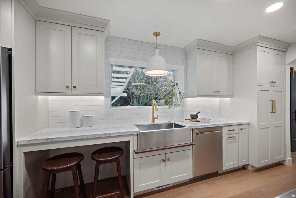 4695 S SYCAMORE Holladay, UT 84117