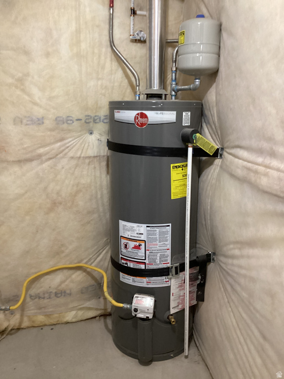 352 S AMBER FIELD DR Grantsville, UT 84029