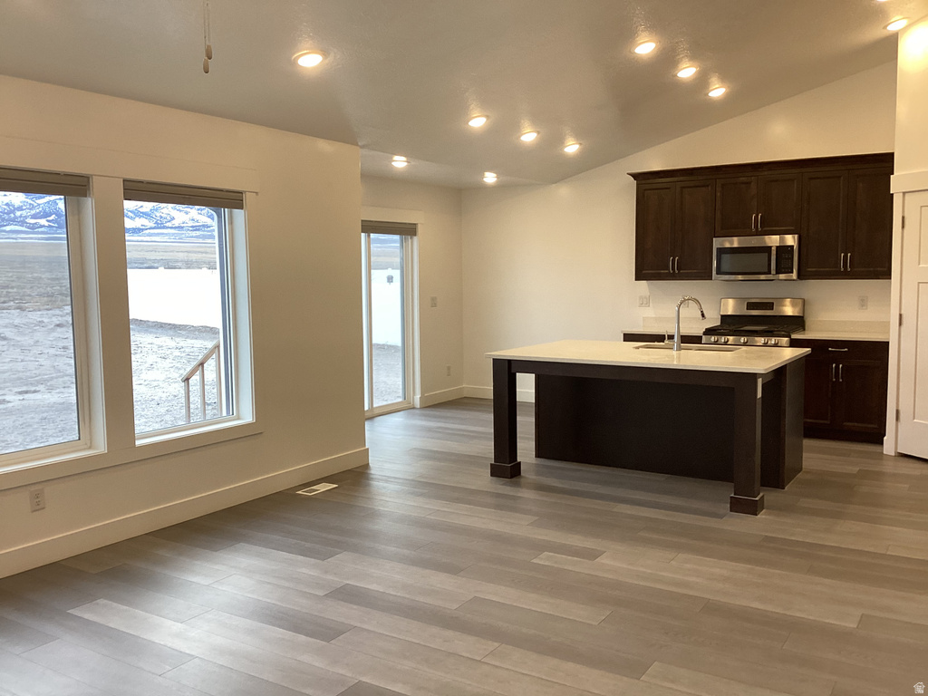 352 S AMBER FIELD DR Grantsville, UT 84029