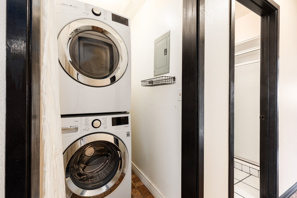 1167 E BRICKYARD RD #803 Salt Lake City, UT 84106