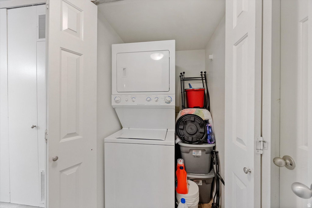 983 E SPRINGCREST CT #11 Midvale, UT 84047