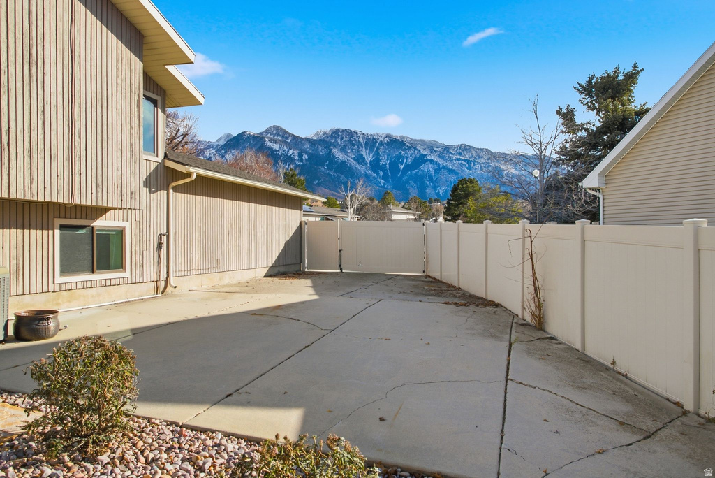 9106 S MALLARD CIR Sandy, UT 84093