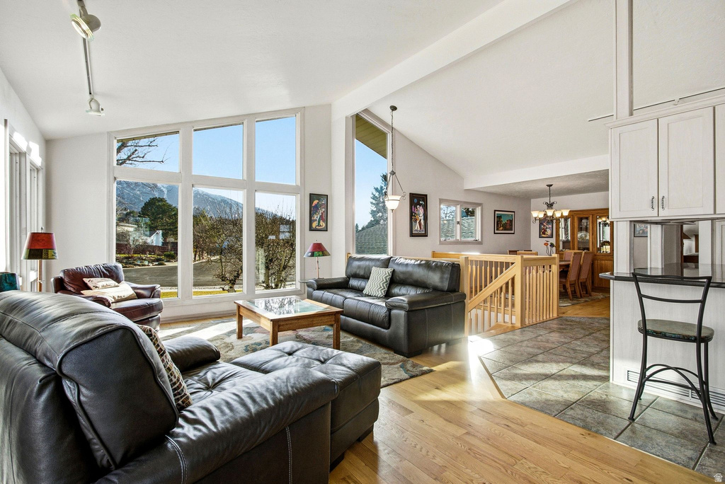 9106 S MALLARD CIR Sandy, UT 84093