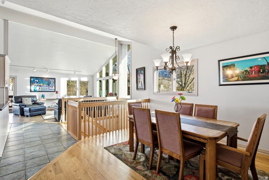 9106 S MALLARD CIR Sandy, UT 84093