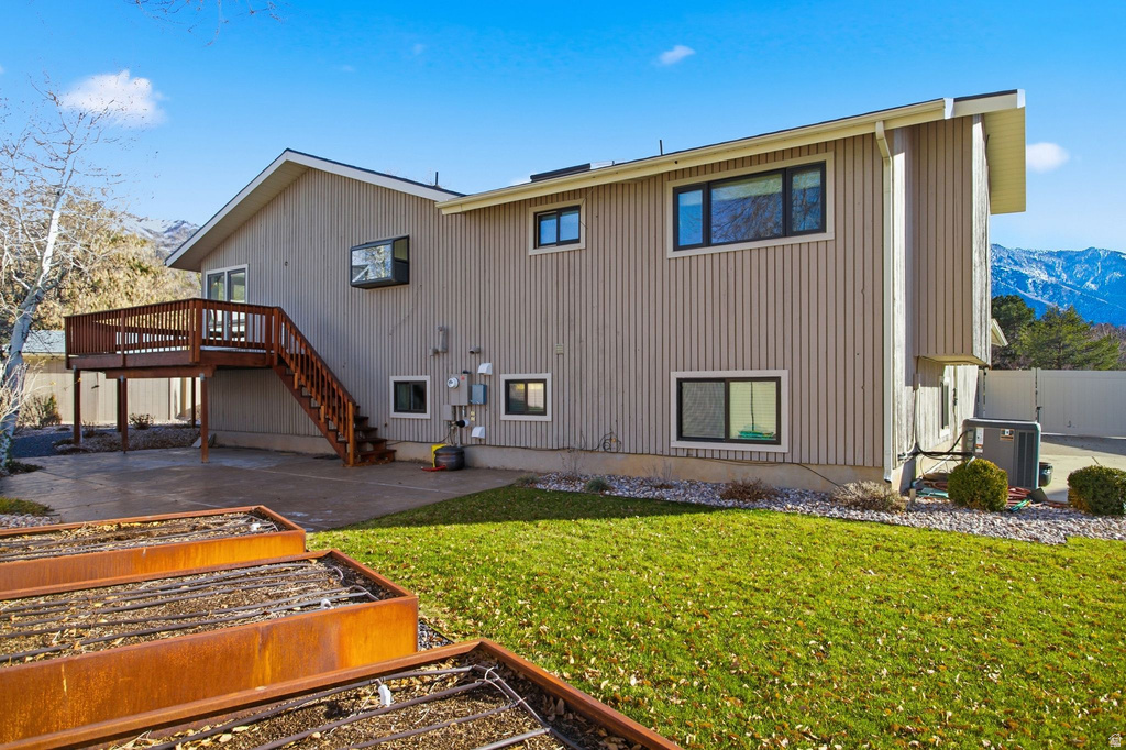 9106 S MALLARD CIR Sandy, UT 84093