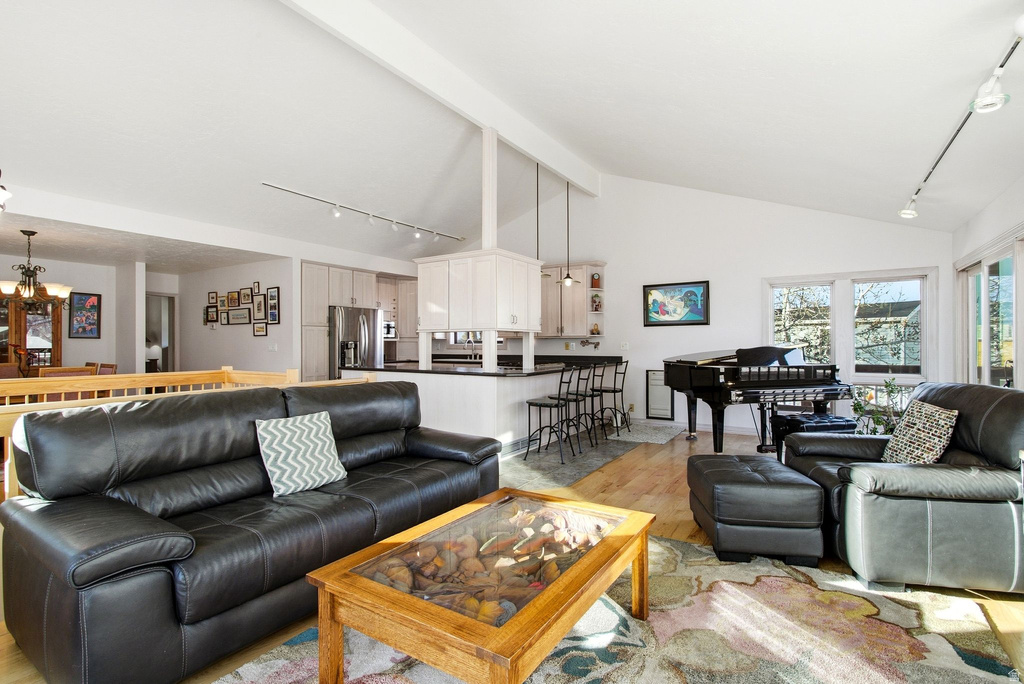 9106 S MALLARD CIR Sandy, UT 84093