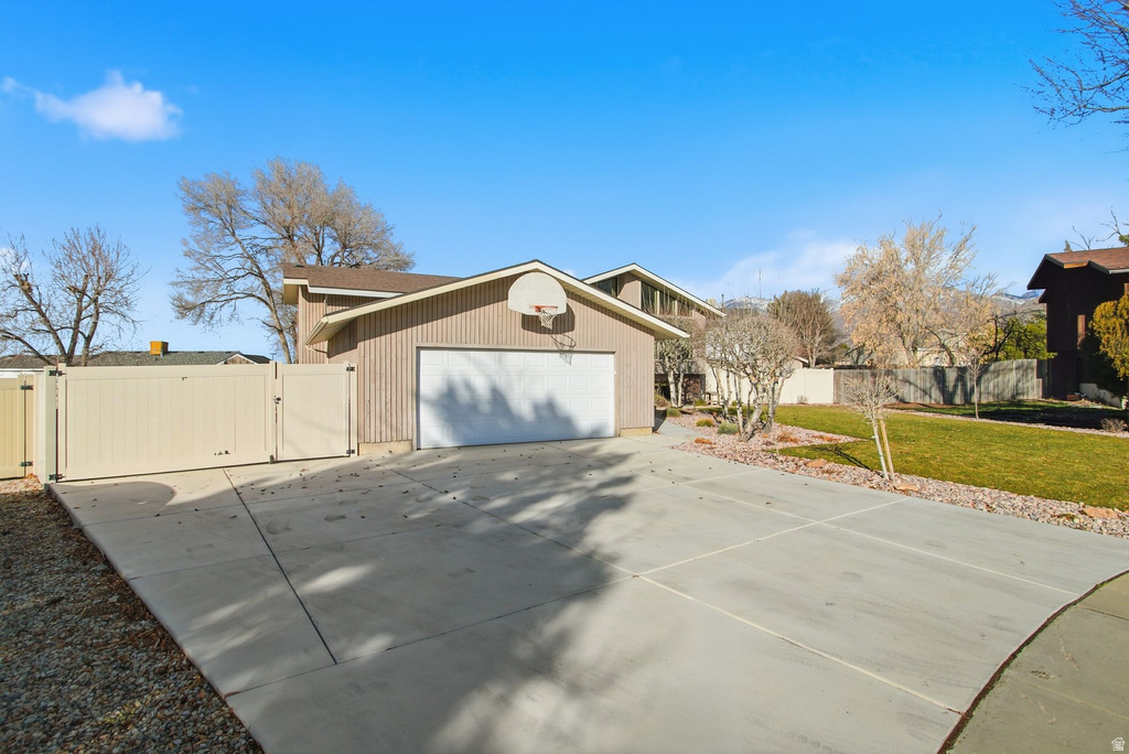 9106 S MALLARD CIR Sandy, UT 84093