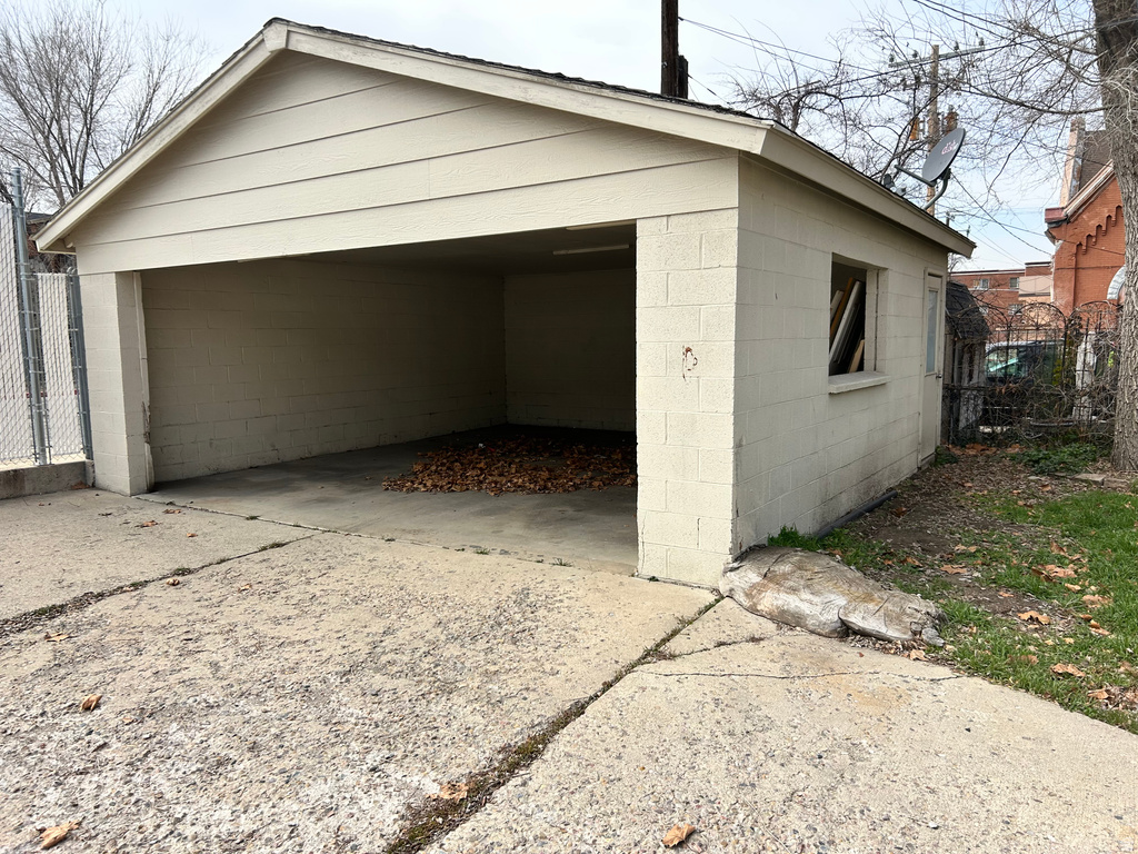 527 24 ST Ogden, UT 84401