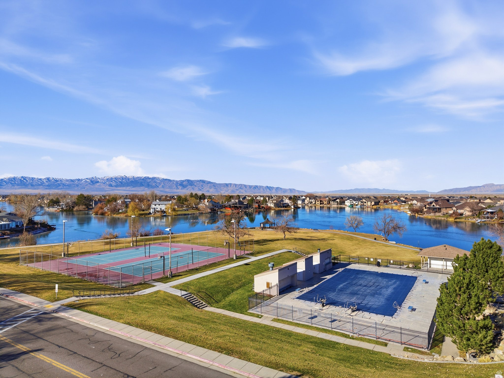 796 LAKEVIEW DR Stansbury Park, UT 84074