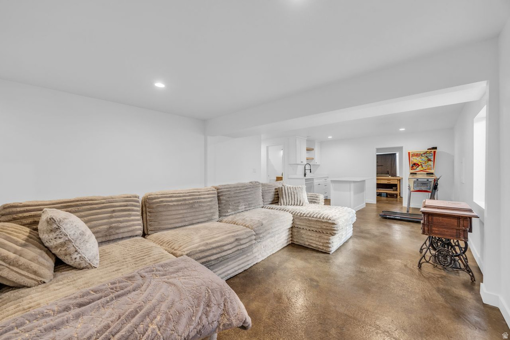 8496 N TIFFANY LN Lake Point, UT 84074