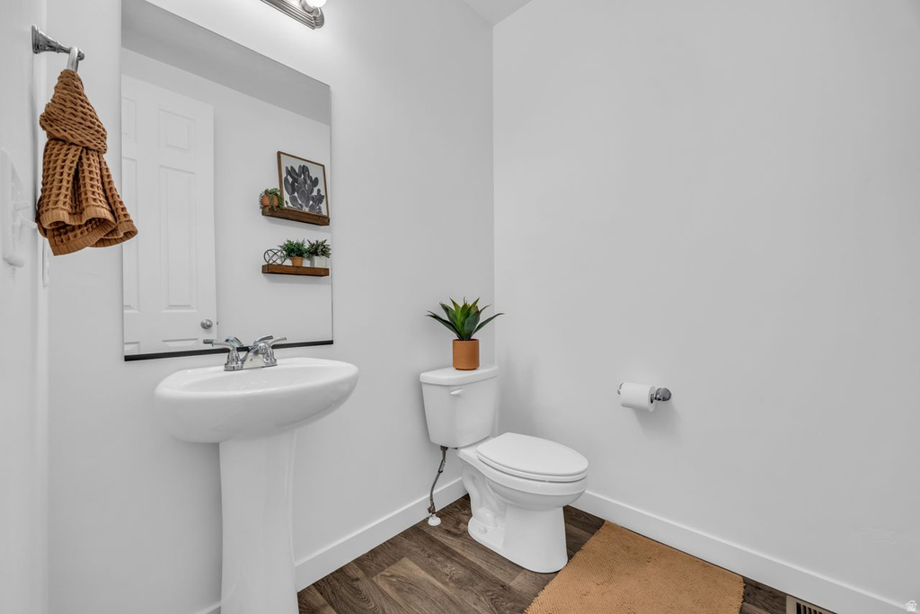 8496 N TIFFANY LN Lake Point, UT 84074