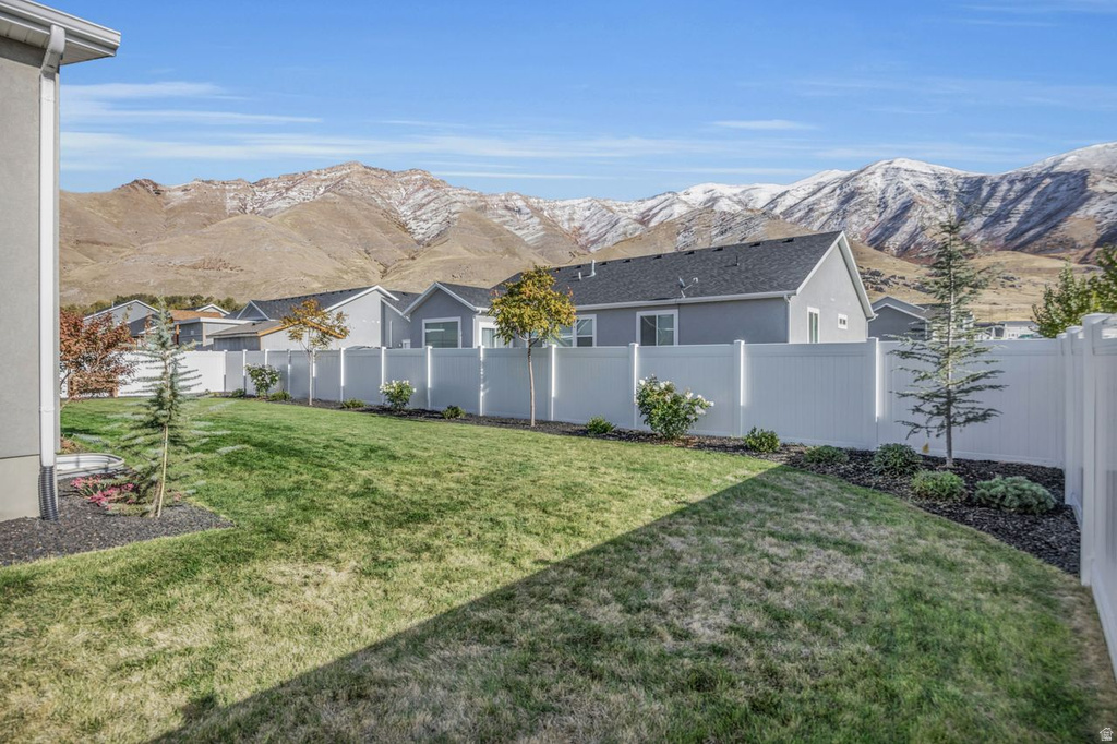 8496 N TIFFANY LN Lake Point, UT 84074