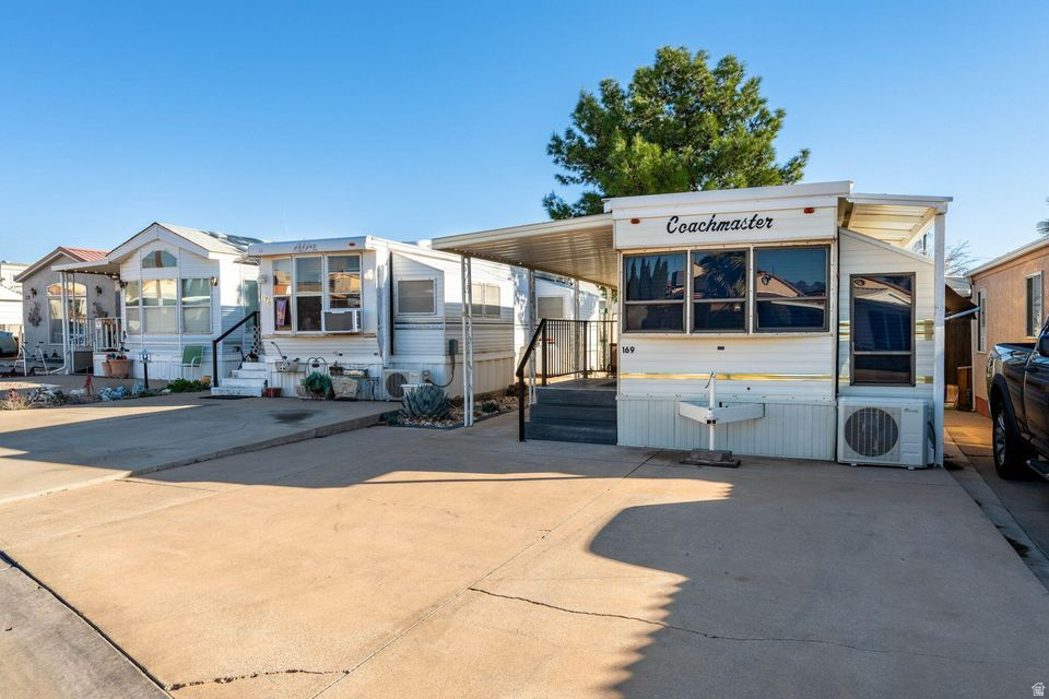 1225 N DIXIE DOWNS RD #101 St George, UT 84770