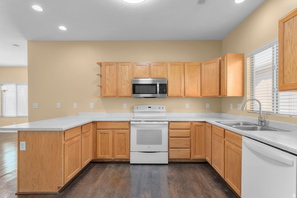 5203 W SWIFT WATER WAY West Jordan, UT 84081