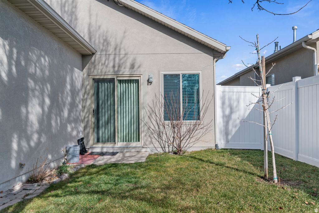 5203 W SWIFT WATER WAY West Jordan, UT 84081