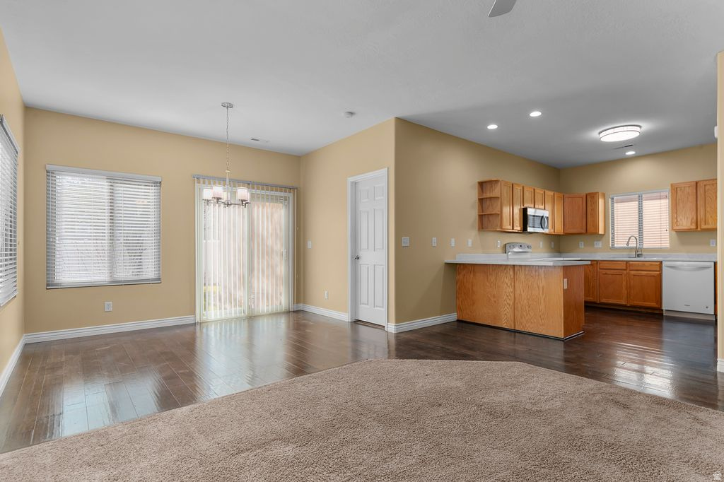 5203 W SWIFT WATER WAY West Jordan, UT 84081