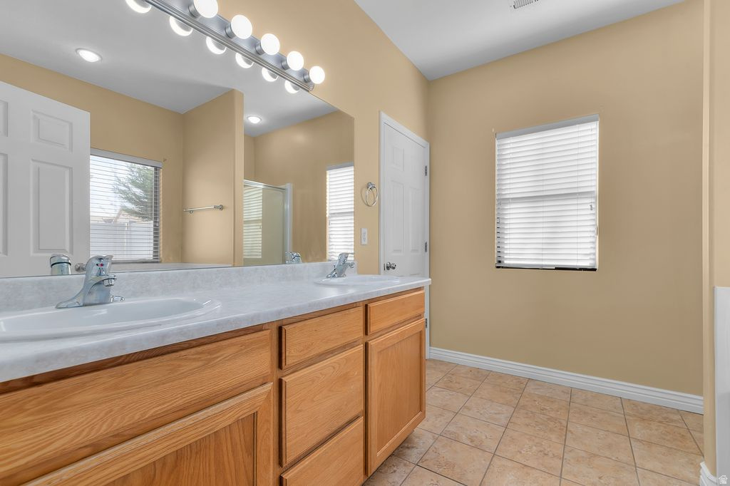 5203 W SWIFT WATER WAY West Jordan, UT 84081