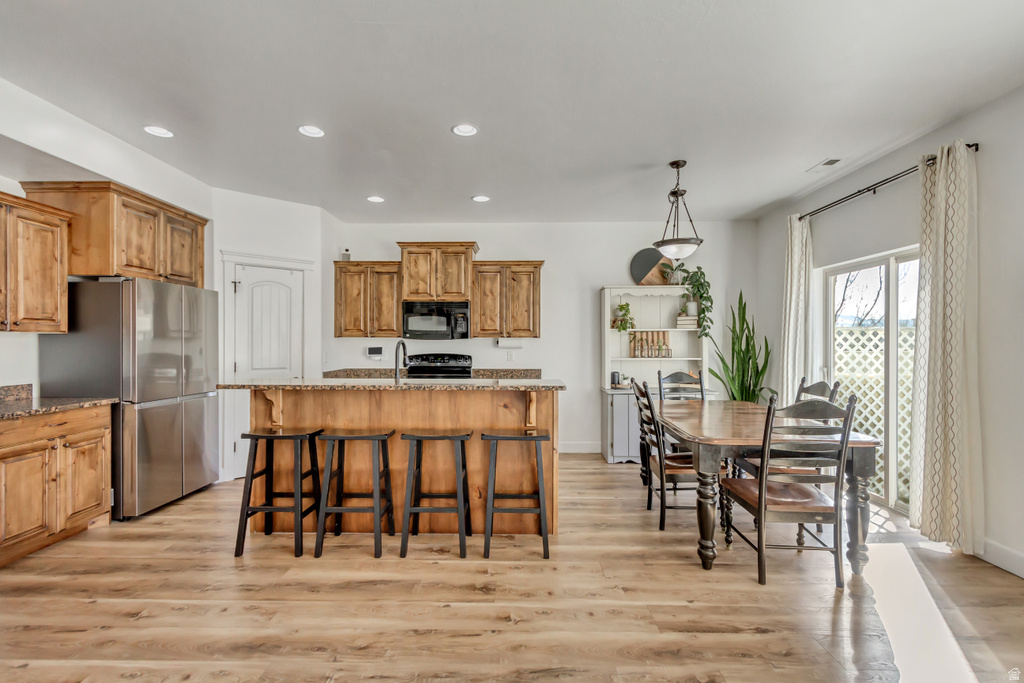 1237 N SILVERCREST DR Saratoga Springs, UT 84045