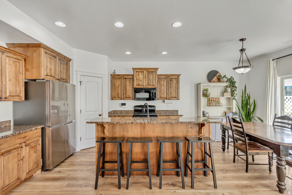 1237 N SILVERCREST DR Saratoga Springs, UT 84045