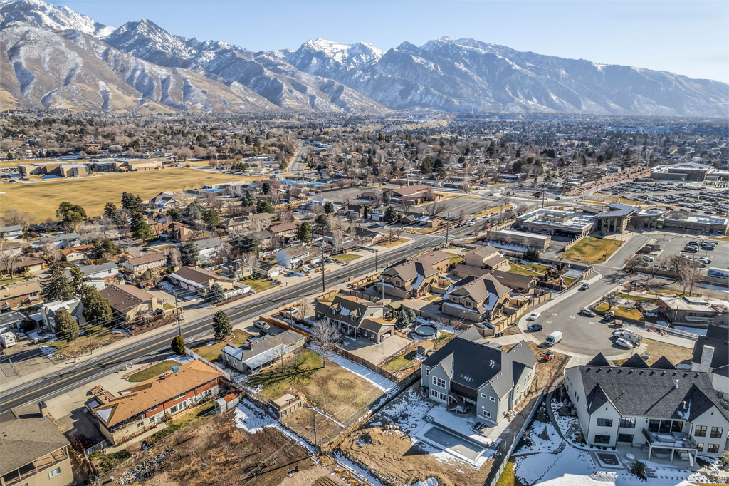 7462 S 2300 E Cottonwood Heights, UT 84121