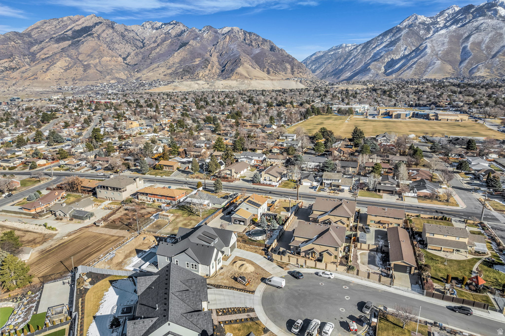 7462 S 2300 E Cottonwood Heights, UT 84121