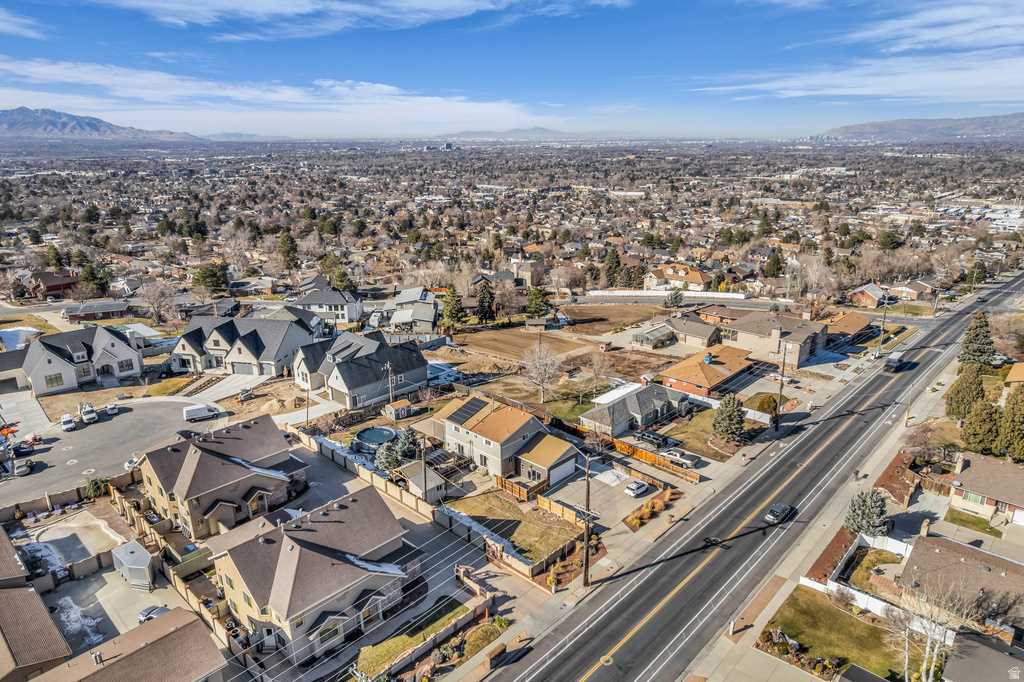 7462 S 2300 E Cottonwood Heights, UT 84121