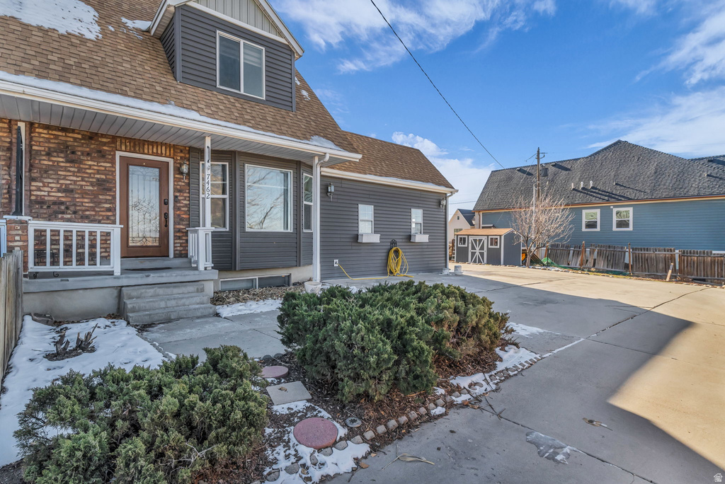 7462 S 2300 E Cottonwood Heights, UT 84121