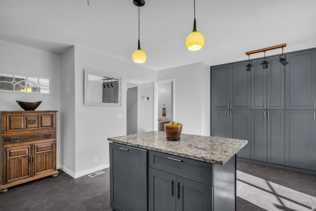 7462 S 2300 E Cottonwood Heights, UT 84121