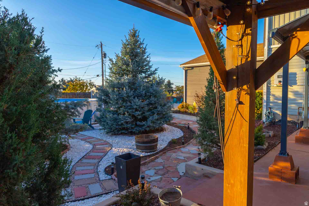 7462 S 2300 E Cottonwood Heights, UT 84121