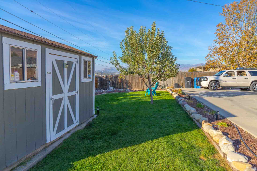 7462 S 2300 E Cottonwood Heights, UT 84121