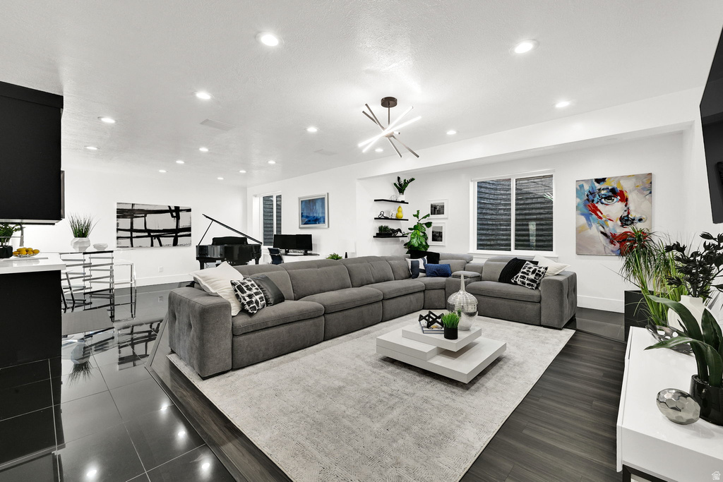 6045 HIDDEN HILLS Mountain Green, UT 84050