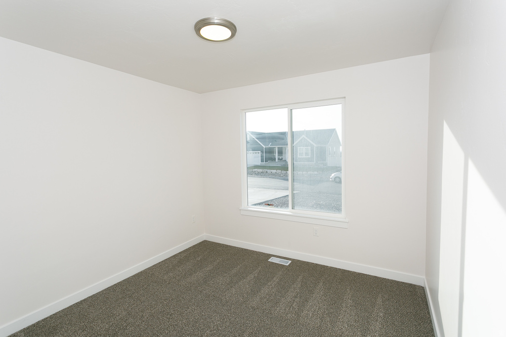 8214 N LAKESHORE DR Lake Point, UT 84074