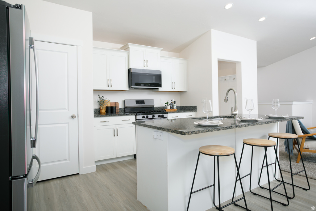 8214 N LAKESHORE DR Lake Point, UT 84074