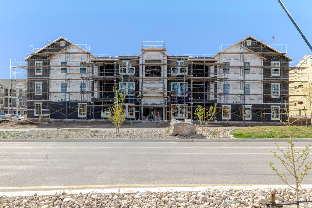 6668 W TWIN ROCKS LN #B302 Herriman, UT 84096