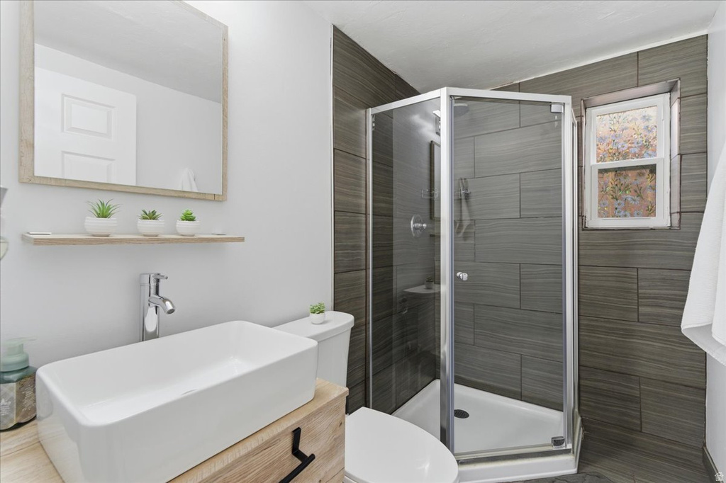 936 E PLACE Salt Lake City, UT 84102