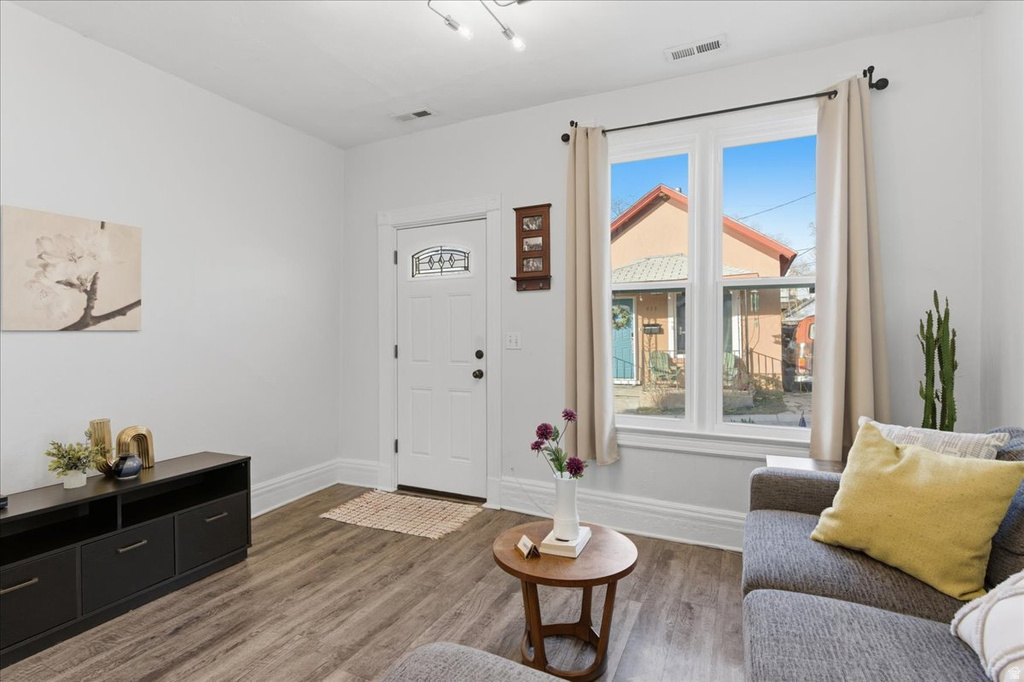 936 E PLACE Salt Lake City, UT 84102