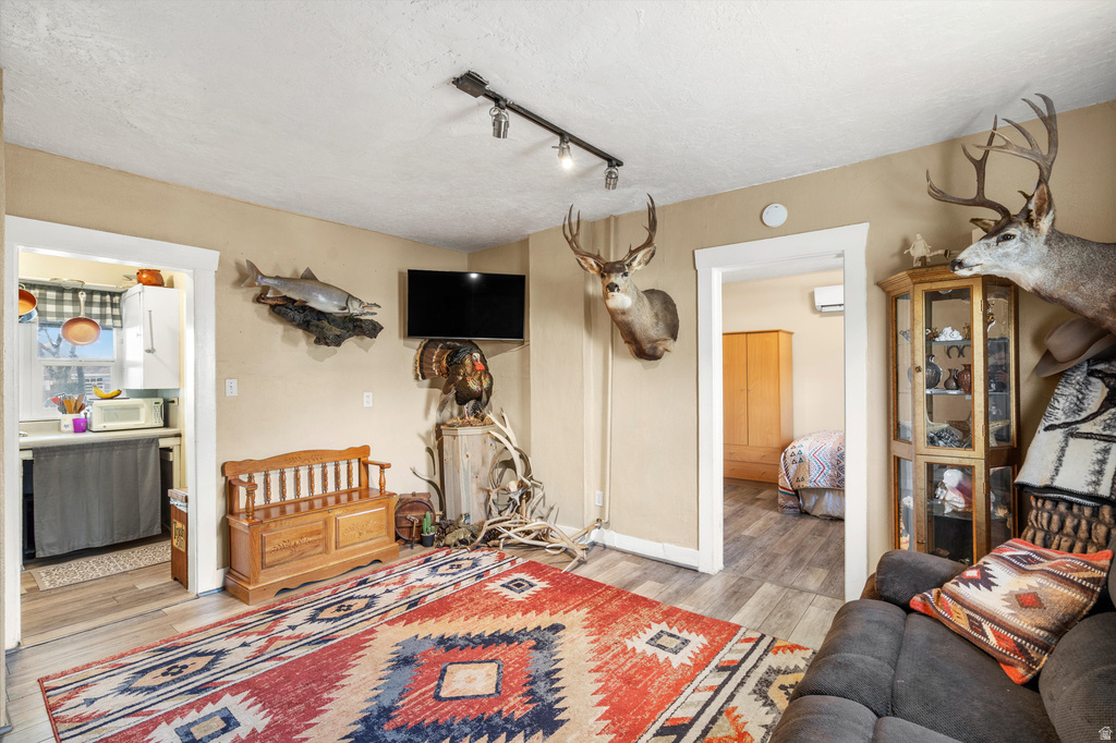 6541 S 2175 E Uintah, UT 84405