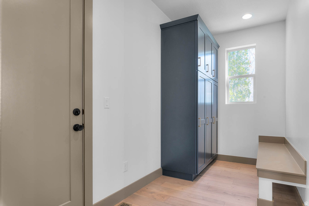 2724 E MOUNT JORDAN RD Sandy, UT 84092