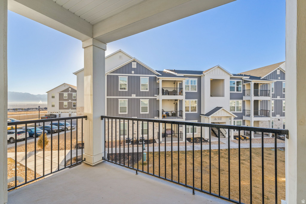 937 W BIG BEN LN #202 Saratoga Springs, UT 84045