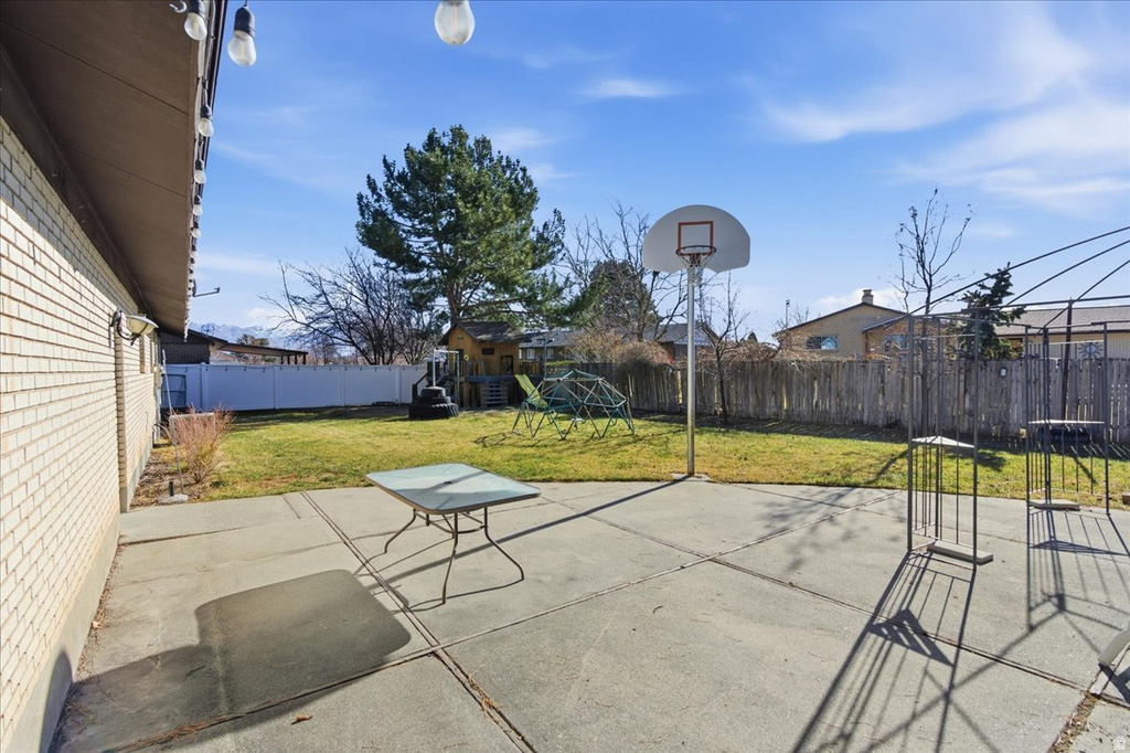 2567 SHARRON DR Taylorsville, UT 84129