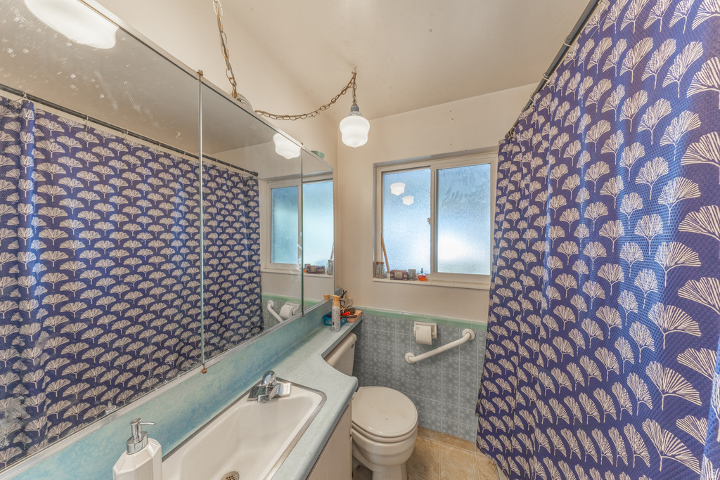 44 W WASHINGTON AVE Murray, UT 84107