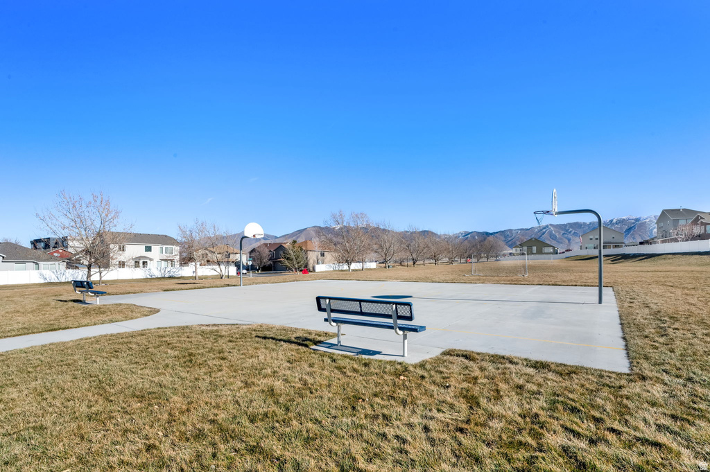 895 N PETRO DR Tooele, UT 84074