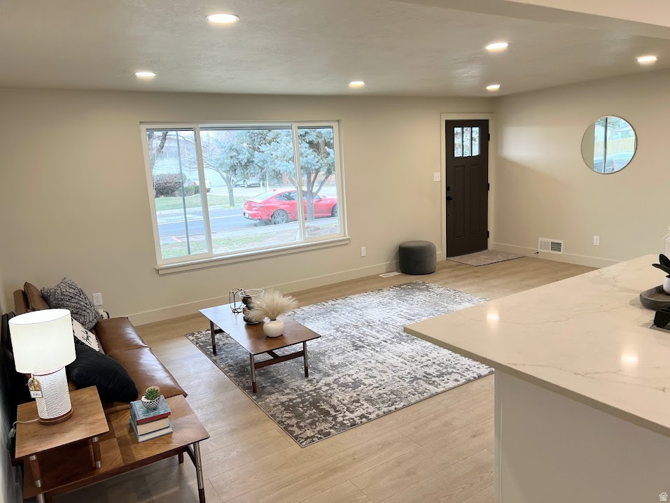 8343 S MONROE ST Midvale, UT 84047