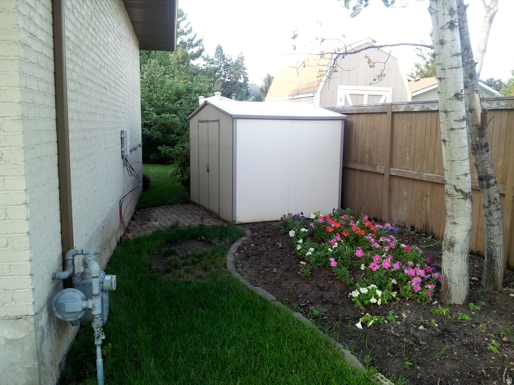 2156 E FALCON WAY Sandy, UT 84093